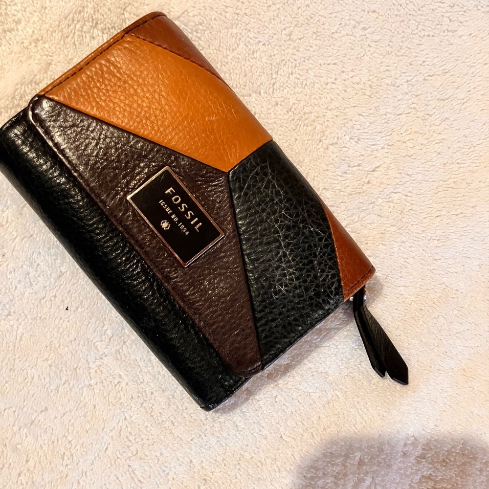 Ladies Fossil Tri-Color Leather Wallet - image 1
